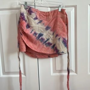 Brand: Free people Style: Tie dye with tie Size: 2